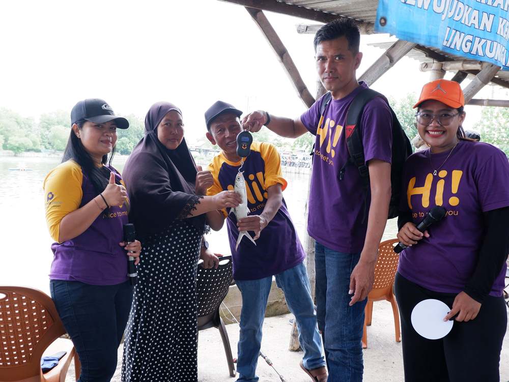 MENGHIBUR: Premier Place Hotel menggelar Fun Fishing Day di Kolam Pemancingan Gemilang Pak Win, Sidoarjo.