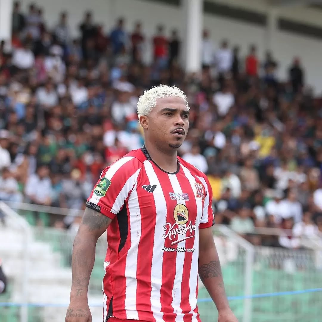 BELUM PASTI: Emerson Oliviera saat membela Deltras Sidoarjo di Liga 2 musim 2024-2025. (IST/RADAR SIDOARJO)
