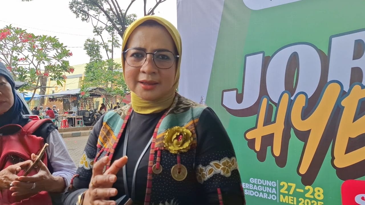 Kepala Dinas Tenaga Kerja Sidoarjo, Ainun Amalia. (M SAIFUL ROHMAN/RADAR SIDOARJO)