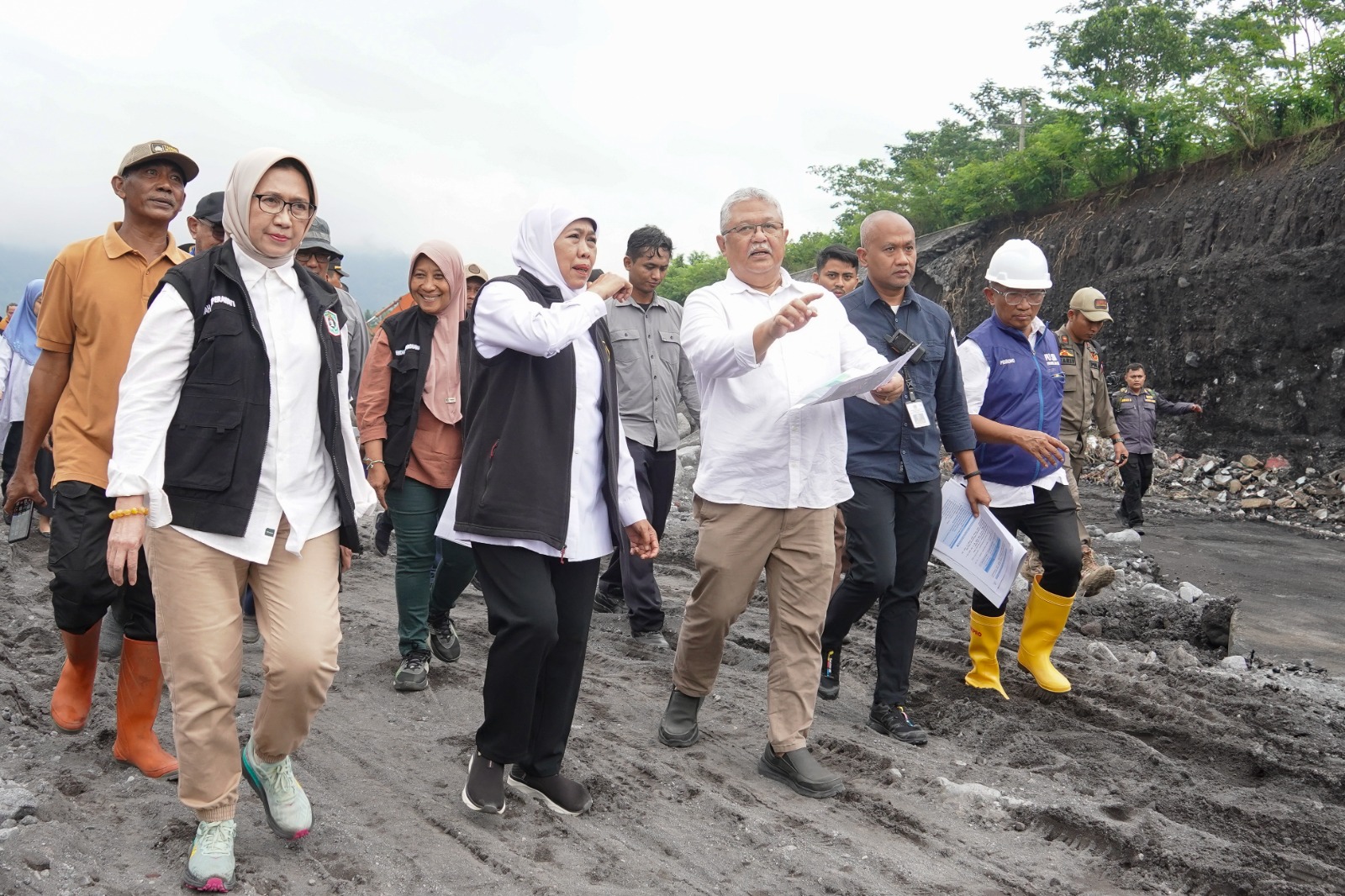 KERJA NYATA: Komitmen Gubernur Jawa Timur Khofifah Indar Parawansa dalam pembangunan infrastruktur terus mendapat respons positif.