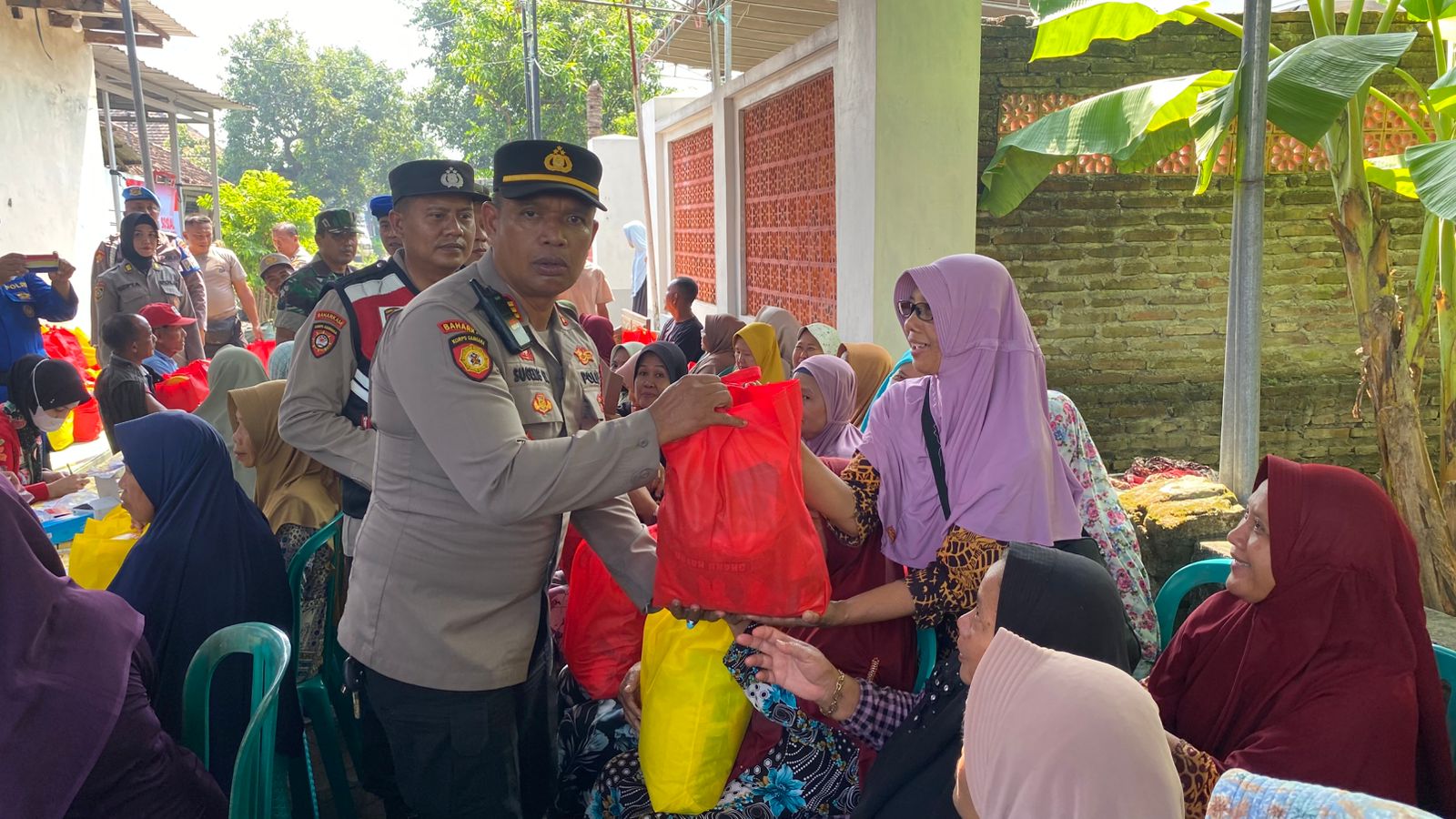 PEDULI : Polsek Balongbendo gelar pemeriksaan kesehatan gratis, Rabu (18/6).