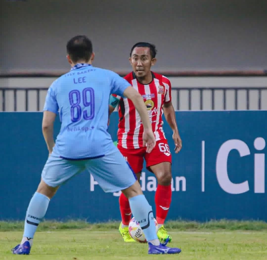 KONTRIBUSI: Eks pemain Deltras Sidoarjo, Rendi Irwan, akan diberi tanggung jawab baru di luar lapangan. (FOTO DELTRAS)