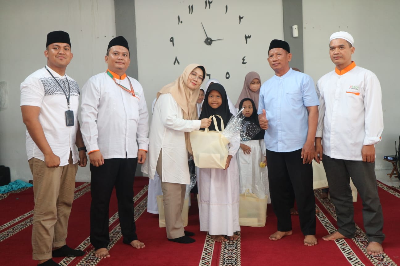 PEDULI: BMH Sidoarjo bersinergi dengan Rutan Perempuan Kelas II A Surabaya di Porong untuk rayakan Muharram dengan memberikan santunan yatim piatu.