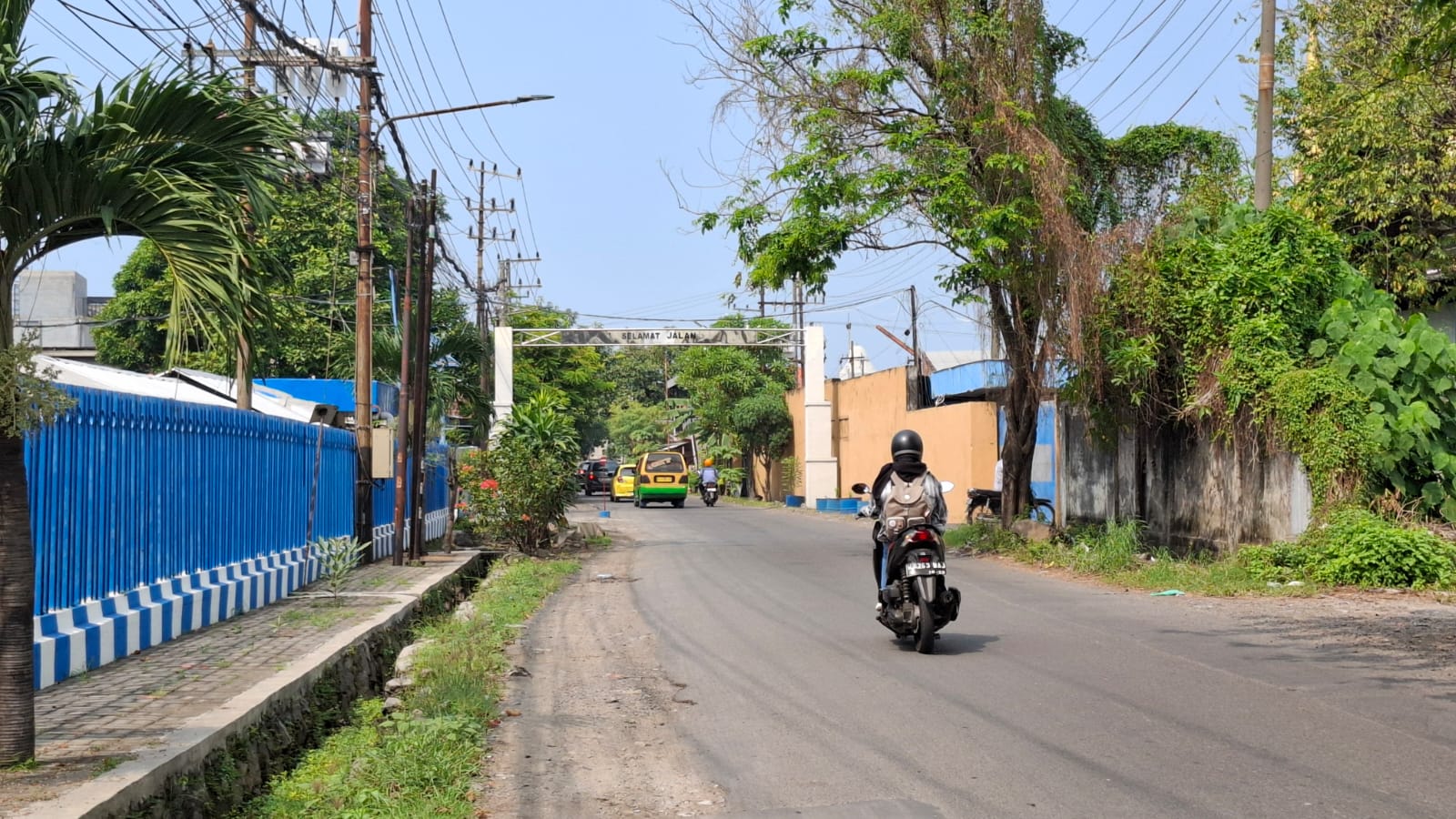 RENCANA DIPERBAIKI: Jalan Industri di Buduran akan segera dibeton. Ruas ini akan menghubungkan kawasan tersebut dengan Sidokepung, Kecamatan Sukodono. (M SAIFUL ROHMAN/RADAR SIDOARJO)