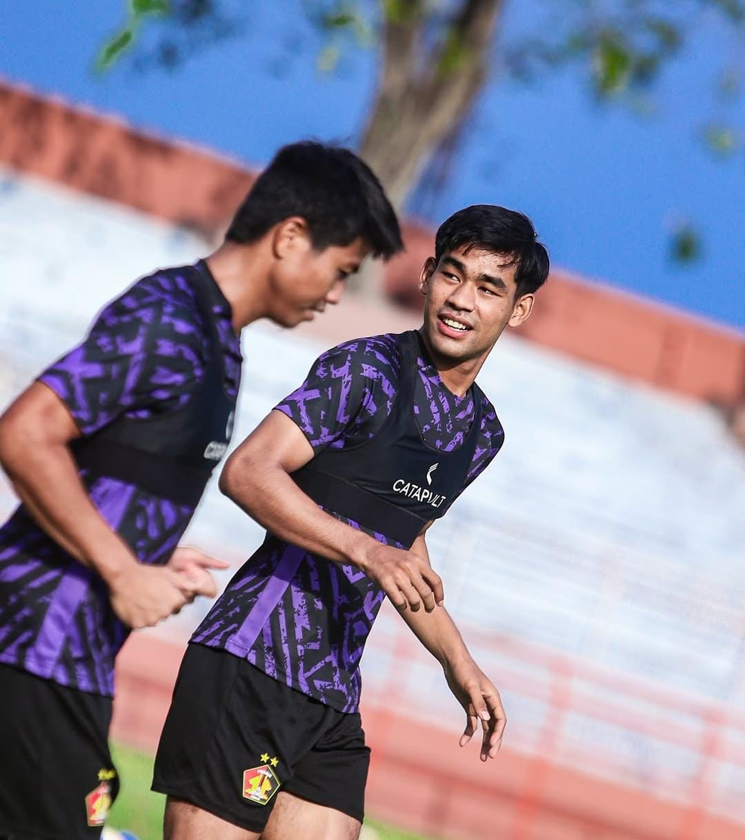 KENANGAN: Eks Pemain Deltras Sidoarjo musim lalu, Wigi Pratama saat latihan bersama Persik Kediri. (IST/RADAR SIDOARJO)