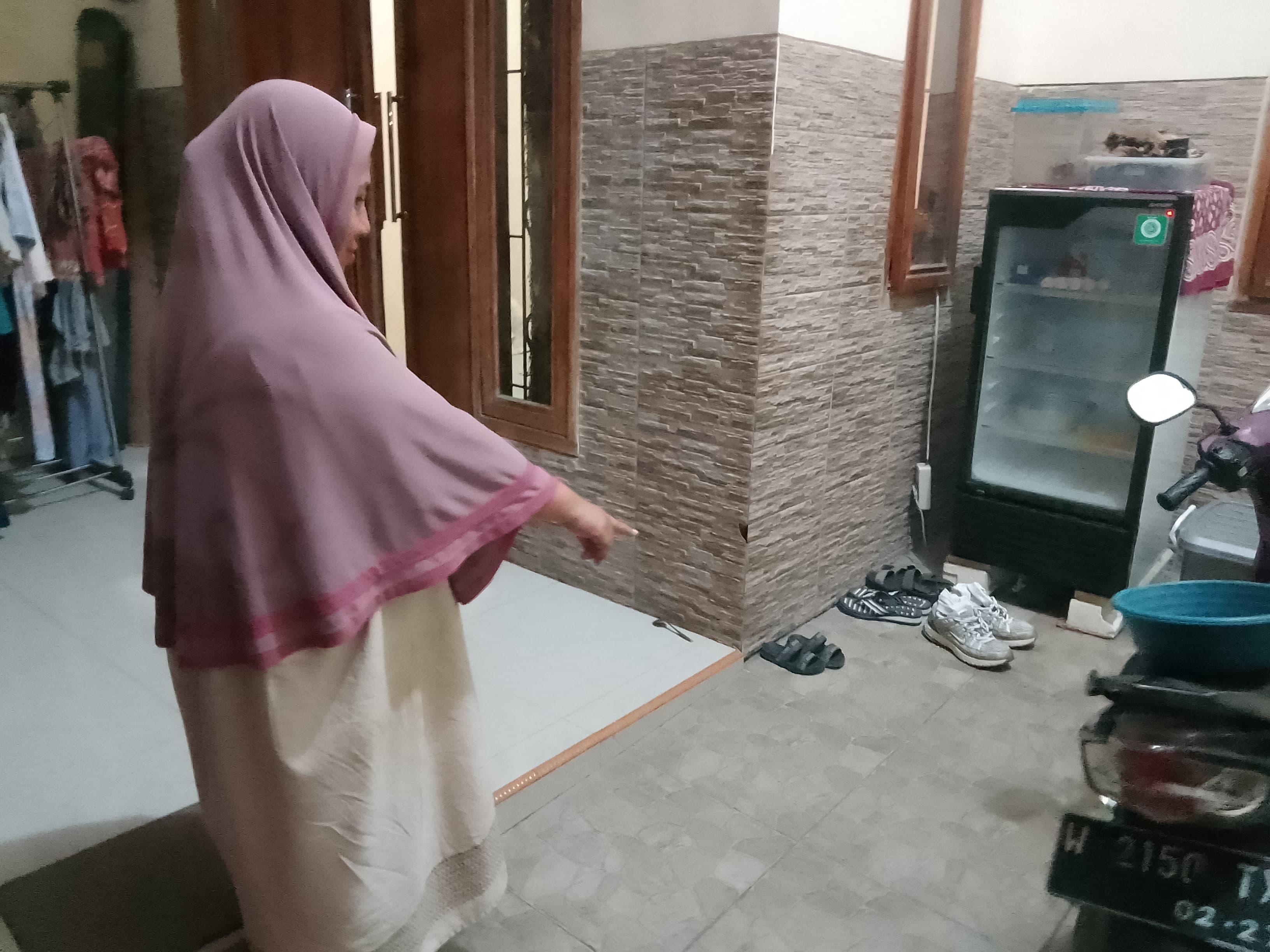 BELUM KETEMU: Lokasi hilangnya Honda Vario di Dusun Alastipis, Pabean, Sedati. (DIKY SANSIRI/RADAR SIDOARJO)