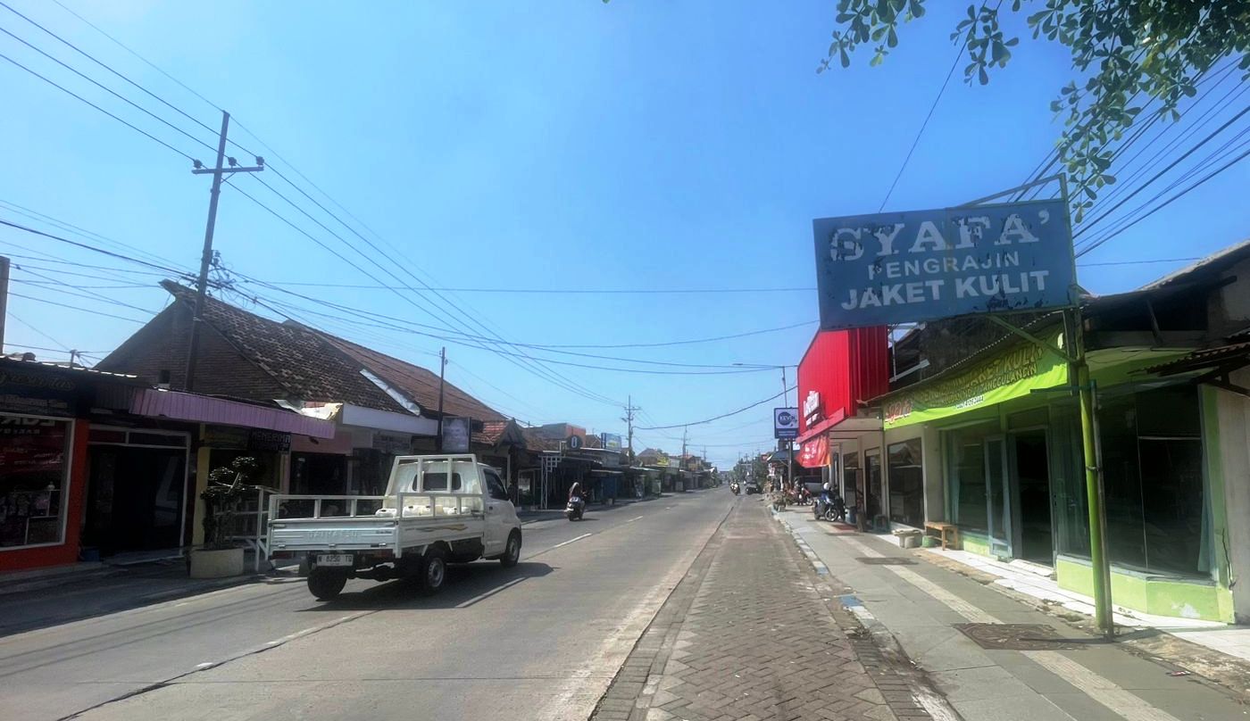 SEPI: Salah satu toko perajin yang masih bertahan di Tanggulangin. (M SAIFUL ROHMAN/RADAR SIDOARJO)