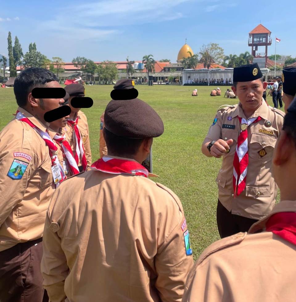 TEGAS: Karutan Kelas I Surabaya, Tomi Elyus, saat memberikan arahan kepada WBP.