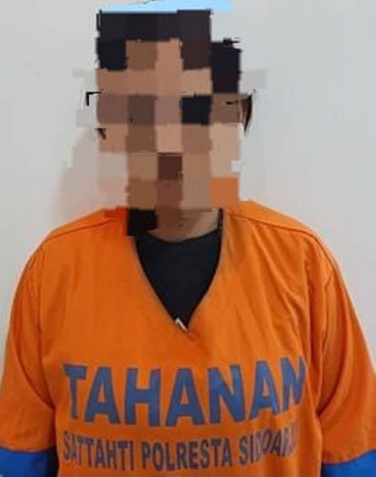 NEKAT: LC Karaoke beserta barang bukti diamankan Satresnarkoba Polresta Sidoarjo.