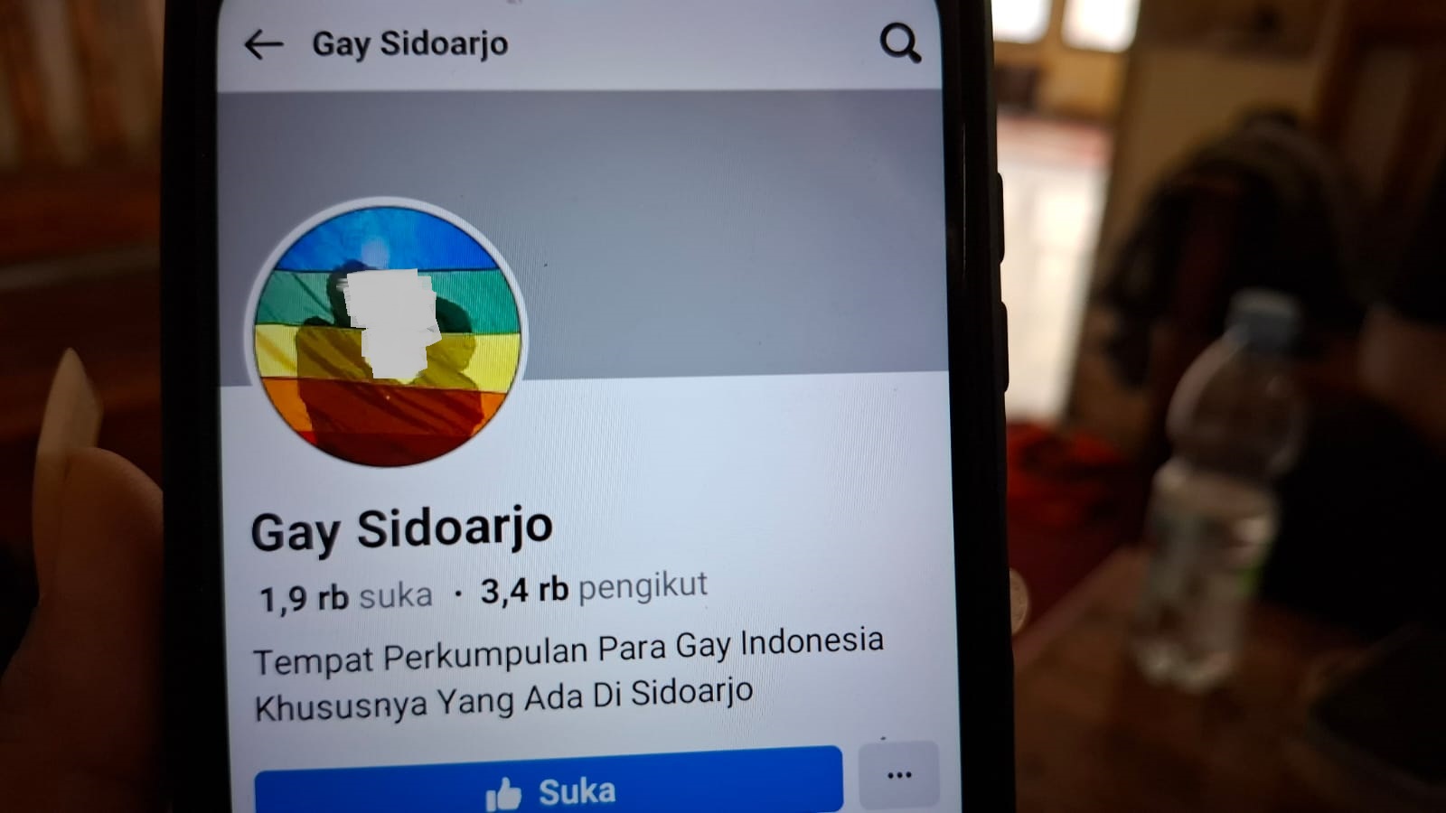 PRIHATIN: Salah satu laman Facebook komunitas gay di Sidoarjo yang memiliki ribuan pengikut. (M SAIFUL ROHMAN/RADAR SIDOARJO)