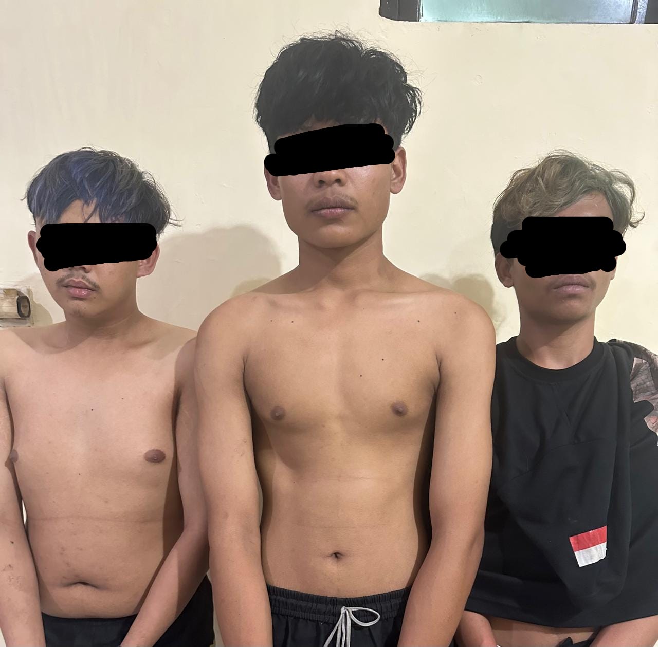 NEKAT: Tiga remaja diamankan di Mapolsek Krian.