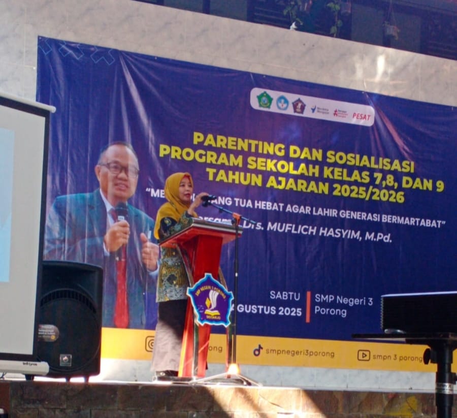 BEKAL : Kepala SMPN 3 Porong Amaliah, SS, M.Pd saat sambutan dihadapan tamu undangan, Sabtu (2/8). (ANAS/RADAR SIDOARJO)&nbsp;