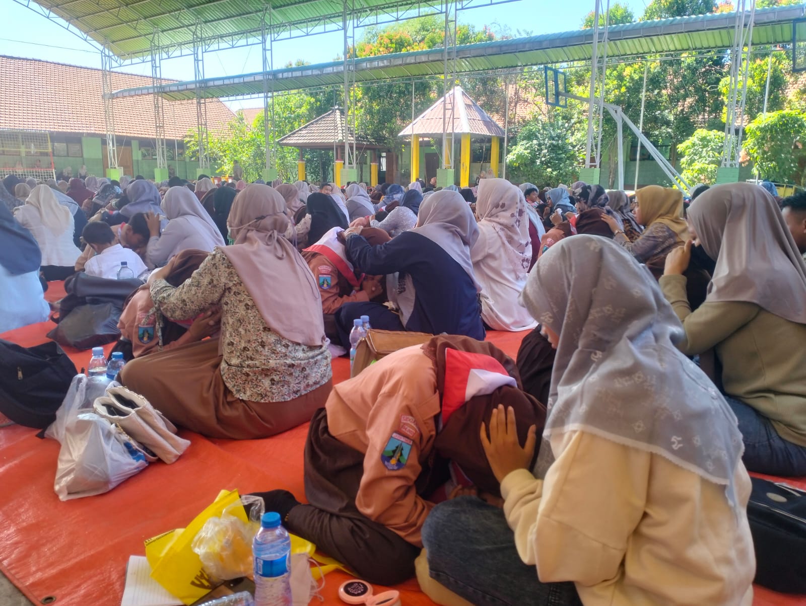 GENERASI HEBAT: Siswa bersama orang tua saat gelar Workshop Super Parenting di SMPN 1 Porong, Sabtu (2/8). (ANAS/RADAR SIDOARJO)&nbsp;