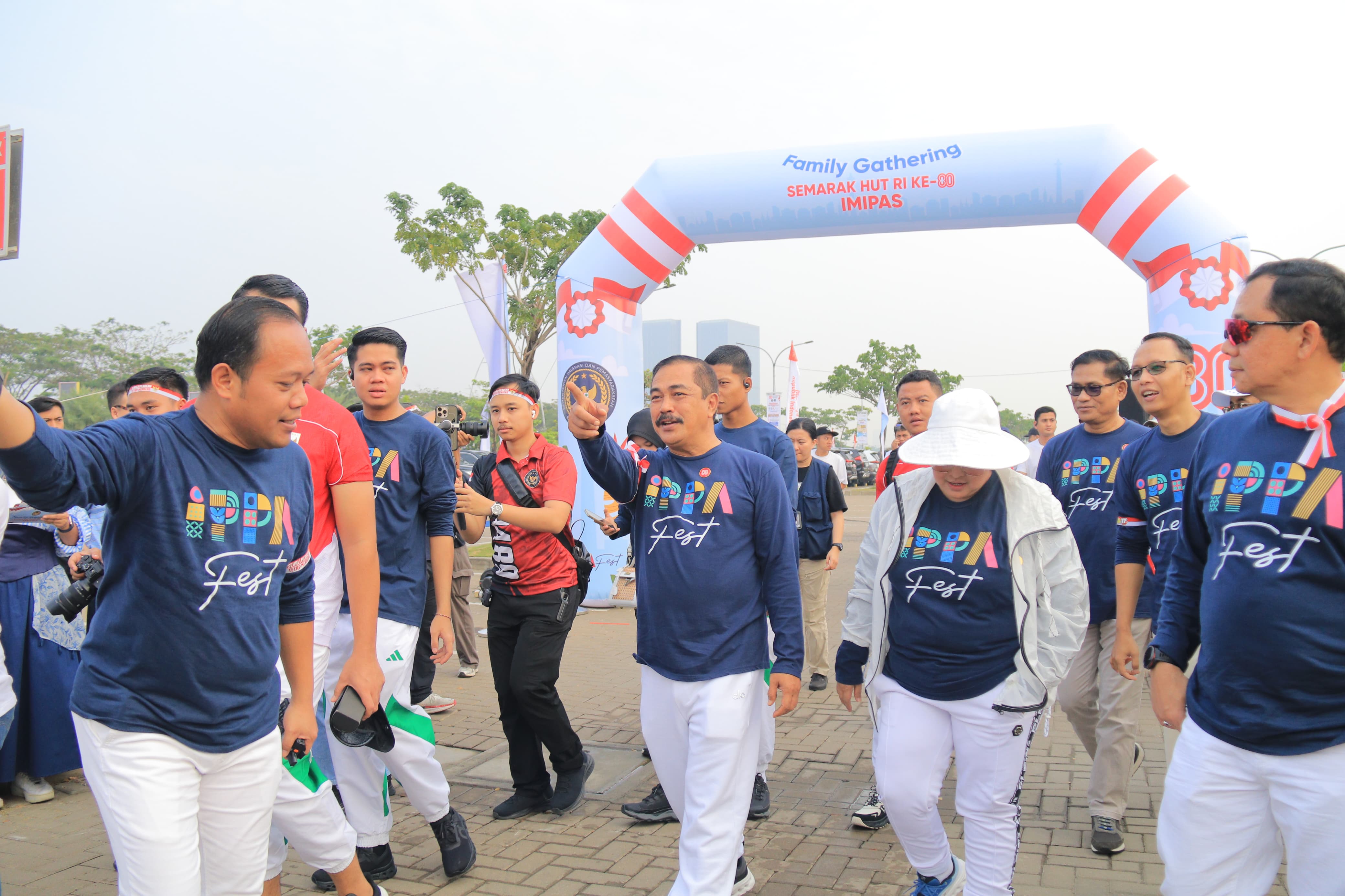KEBERSAMAAN: Menteri Imigrasi dan Pemasyarakatan, Agus Andrianto ikuti fun walk di IPPA Fest Aloha 2025.  &nbsp;