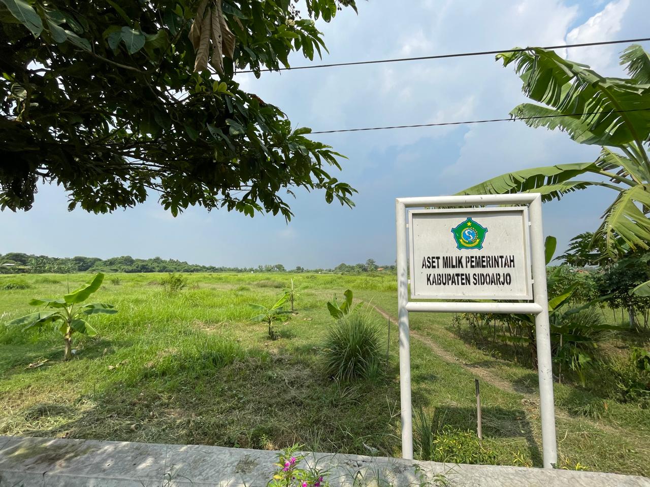 PENGADAAN: Lokasi tanah yang direncanakan untuk pembangunan Sekolah Rakyat (SR) di Desa Kajeksan masih kurang 0,7 hektare. (M SAIFUL ROHMAN/RADAR SIDOARJO)