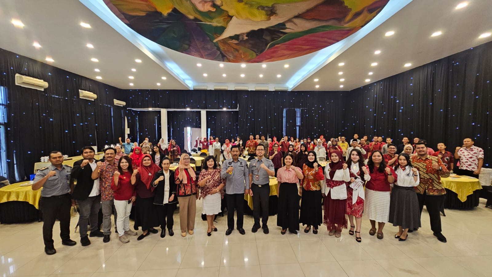 BERMANFAAT: Sosialisasi Pengisian Kuesioner Prinsip Mengenali Pengguna Jasa (PMPJ) dan Pelaporan atas Akta Jaminan Fidusia, Selasa (12/8) di Mojokerto.