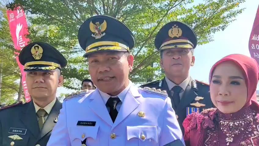 Bupati Sidoarjo Subandi