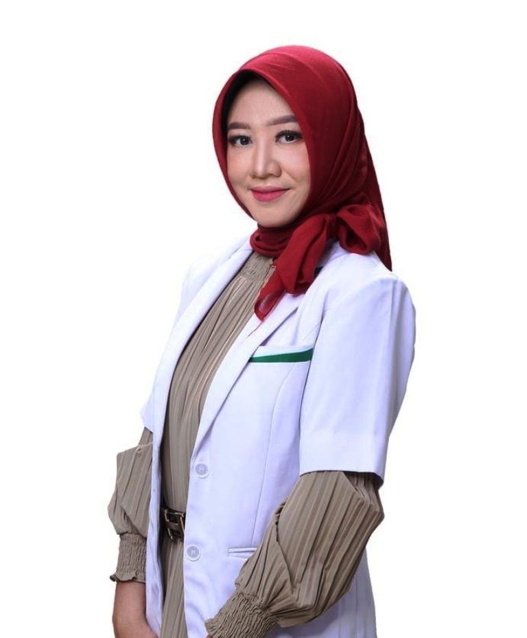 Hj. dr. Puput Fiohana, M.Kes., FISQua,&nbsp;Alumnus Magister Administrasi Rumah Sakit,&nbsp;Fakultas Kesehatan Masyarakat Universitas Airlangga,&nbsp;Rumah Sakit Islam Siti Hajar Sidoarjo