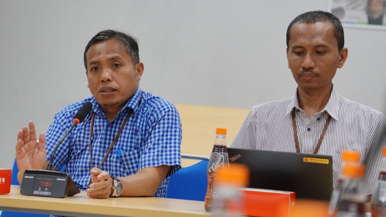 Kepala BPJS Kesehatan Cabang Sidoarjo, Munaqib (kiri).