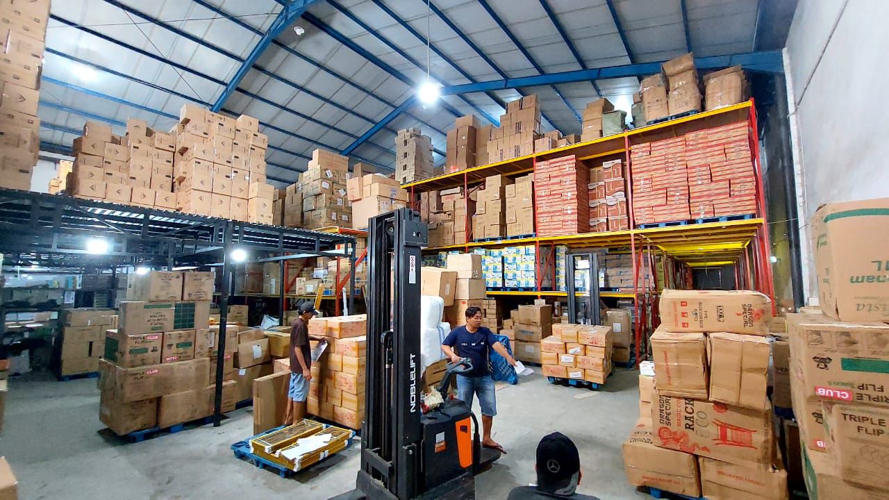 LENGKAP: Warga Sidoarjo bisa membeli semua barang kebutuhan bahkan elektronik untuk rumah tangga di Pusat Grosir Sidoarjo dengan harga tersangka.(IST/RADAR SIDOARJO)
