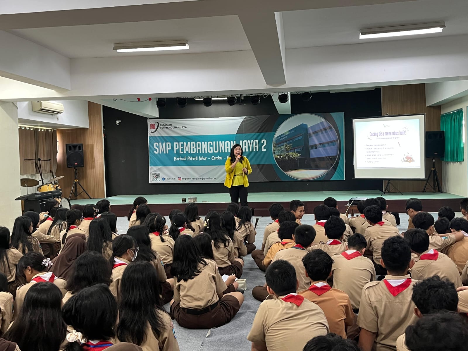Paparan Materi oleh dr. Regina Kalista