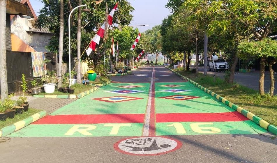 TAMBAH CANTIK: Lingkungan RT 16 Desa Boro yang sudah disolek oleh warga untuk mengikuti lomba kebersihan di Kabupaten Sidoarjo. (IST/RADAR SIDOARJO)