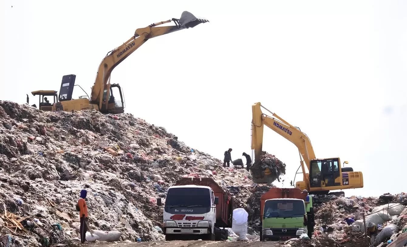 MENGGUNUNG: Kondisi pembuangan sampah di TPA Griyo Mulyo di Jabon, Sidoarjo.(IST/RADAR SIDOARJO)