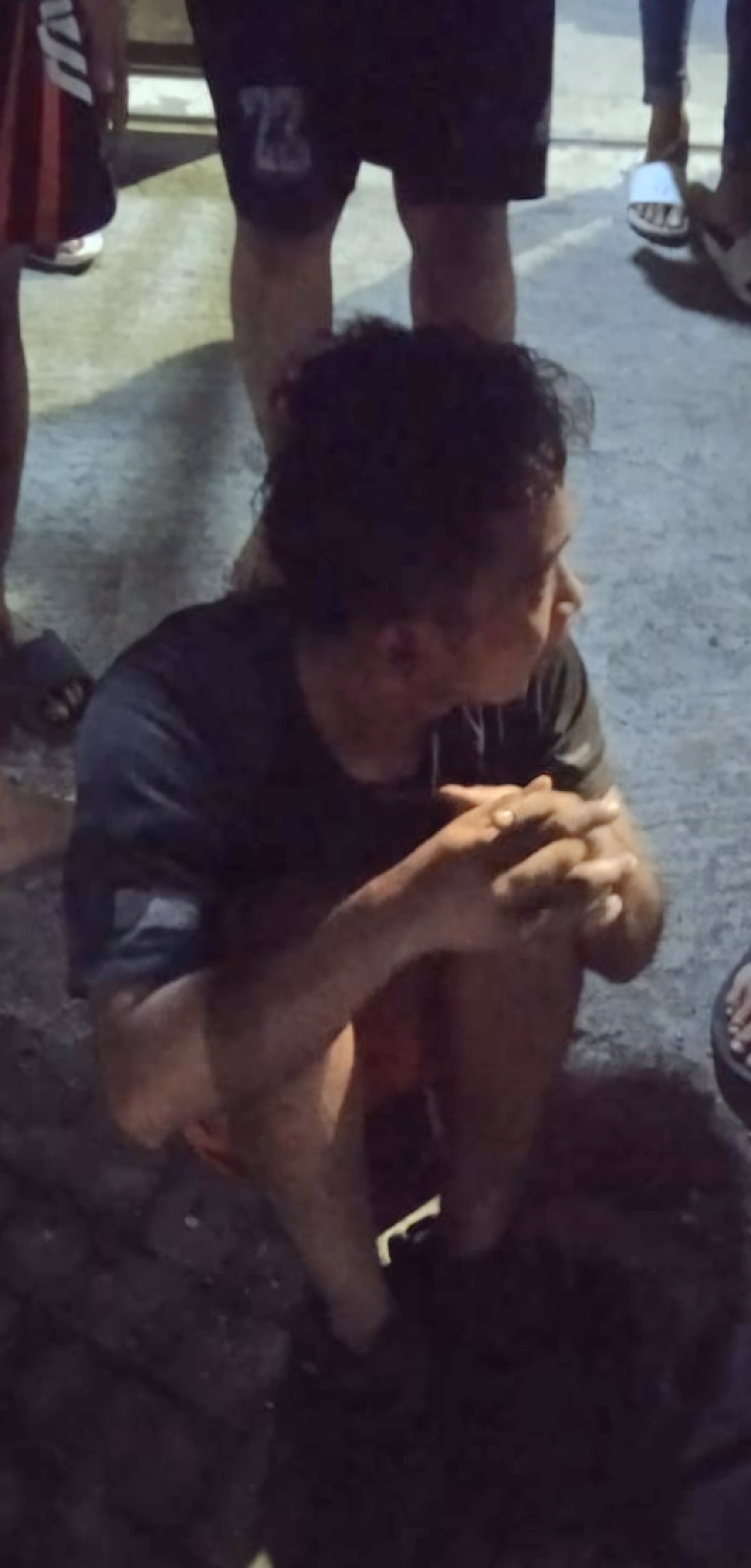 TERKEPUNG: Maling kotak amal di Makam Kembar Tropodo, Waru, Sidoarjo diamankan, Jumat (19/9) dini hari.(IST/RADAR SIDOARJO)