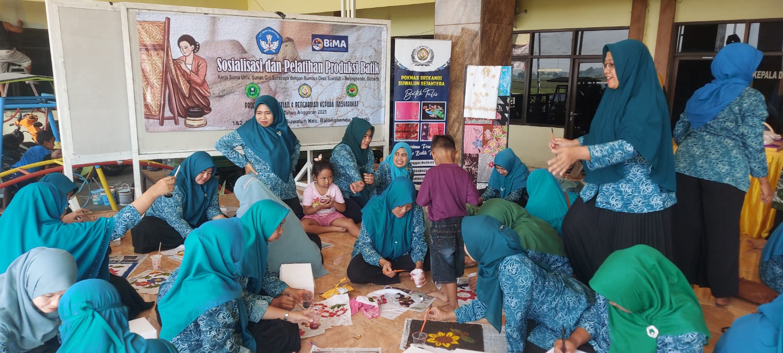 UNGGULAN: Pelatihan produk batik tulis Suwaluh.