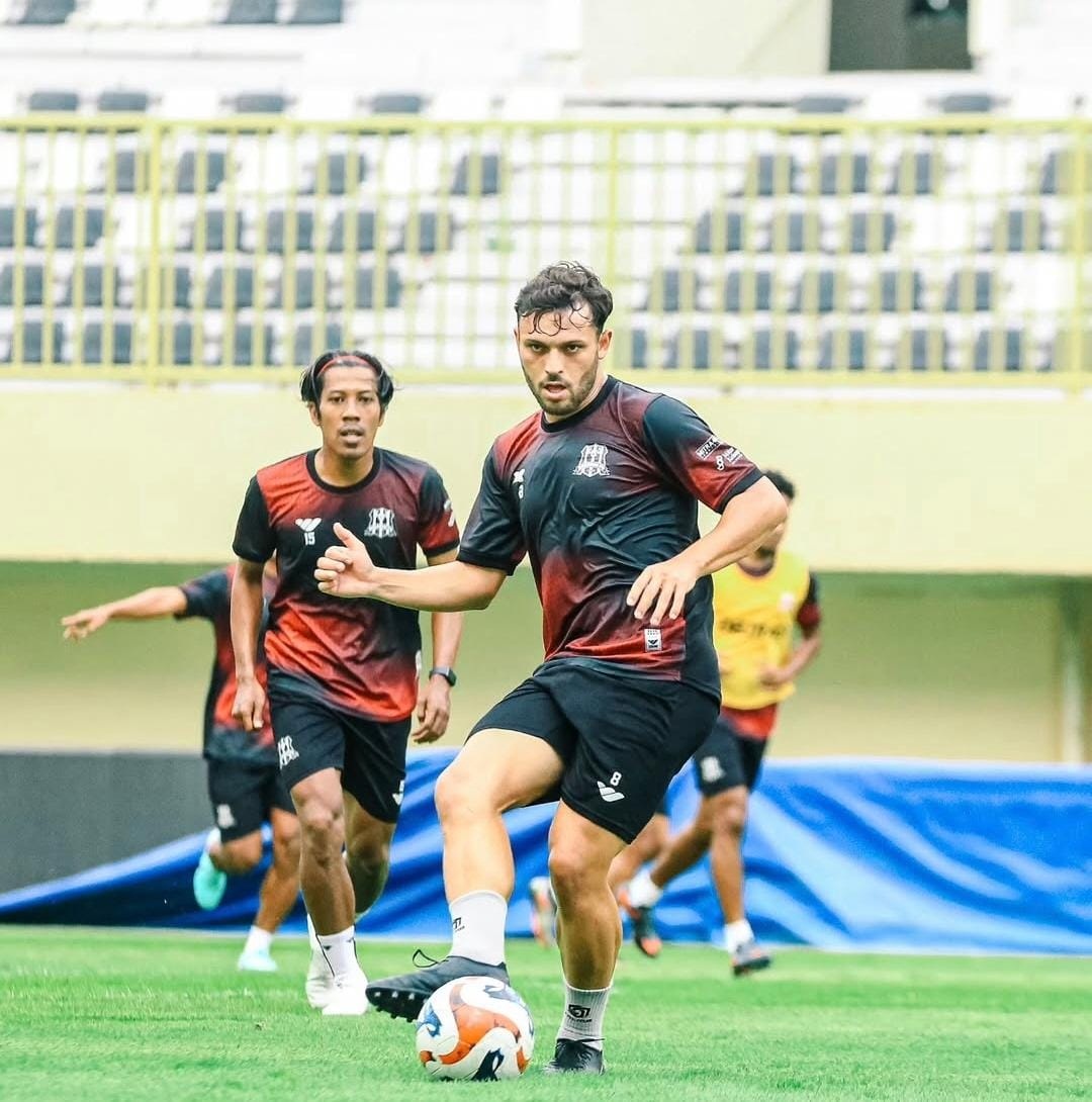 OPTIMISTIS: Pemain Deltras Sidoarjo saat menjalani latihan bersama. (FOTO DELTRAS SIDOARJO)