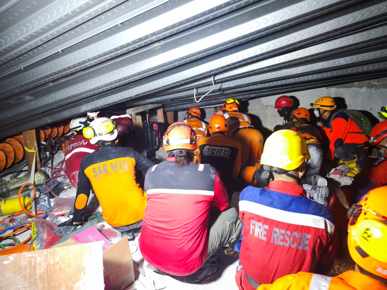 MUSIBAH: Tim SAR gabungan sedang berupaya mencari keberadaan korban. (SURYANTO/RADAR SIDOARJO)