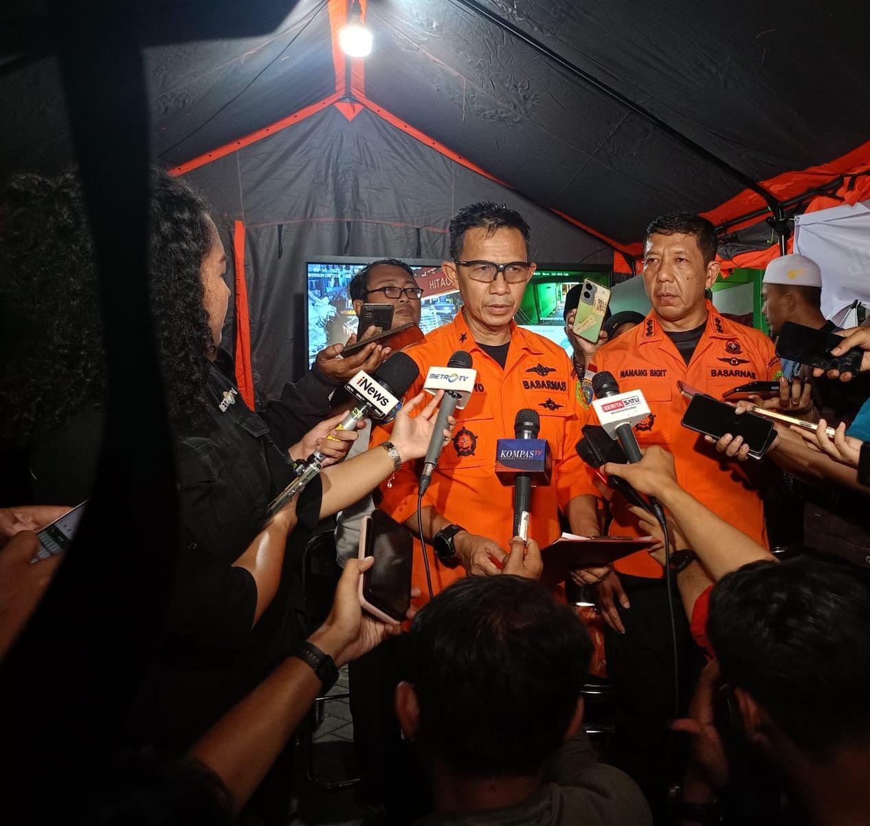 Direktur Operasi Basarnas, Laksamana Pertama TNI Yudhi Bramantyo, selaku SAR Mission Coordinator (SMC)