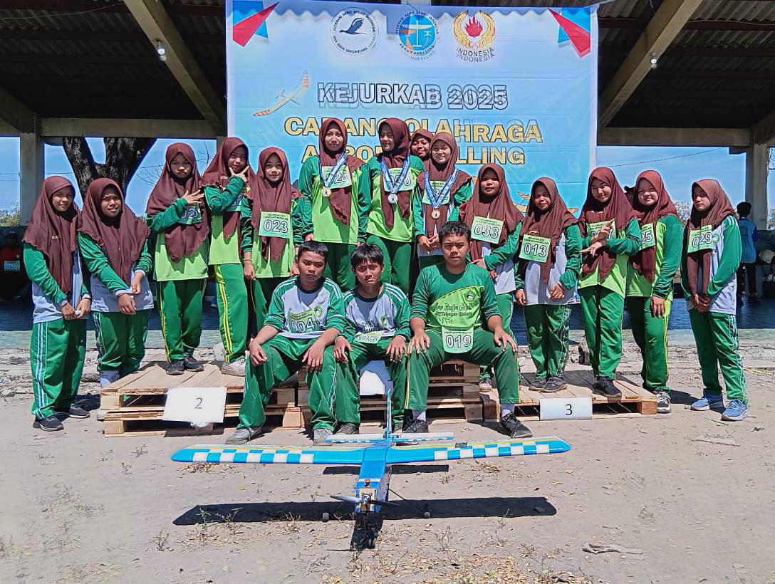 PRESTASI: Siswa SMP Hasjim Asj