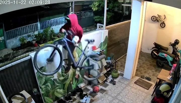 NEKAT: Aksi maling sepeda gunung di Kramat Jegu, Taman.