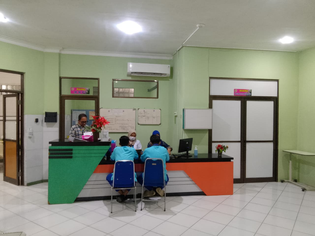 FOKUS:&nbsp;RSU Anwar Medika di Balongbendo resmi menghadirkan layanan psikiatri lengkap bagi ODGJ yang bisa diakses menggunakan BPJS Kesehatan. (DIKY SANSIRI/RADAR SIDOARJO)