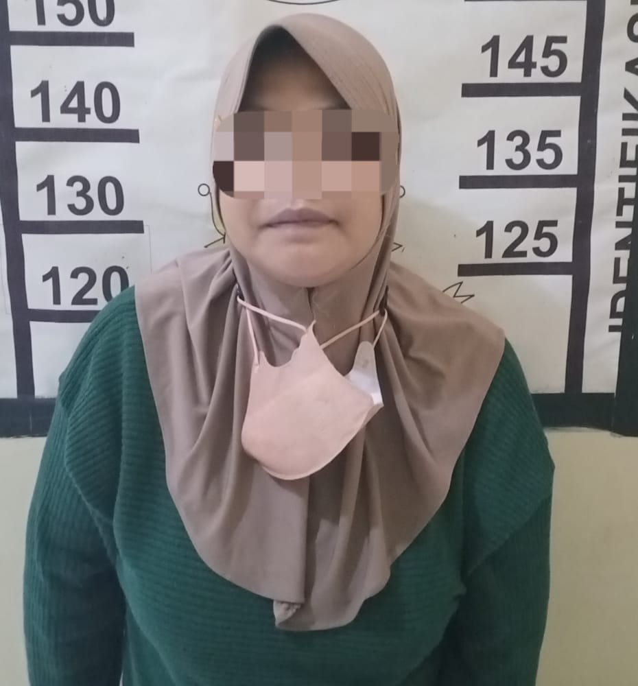APES: Wanita 45 tahun diamankan di Polsek Taman.