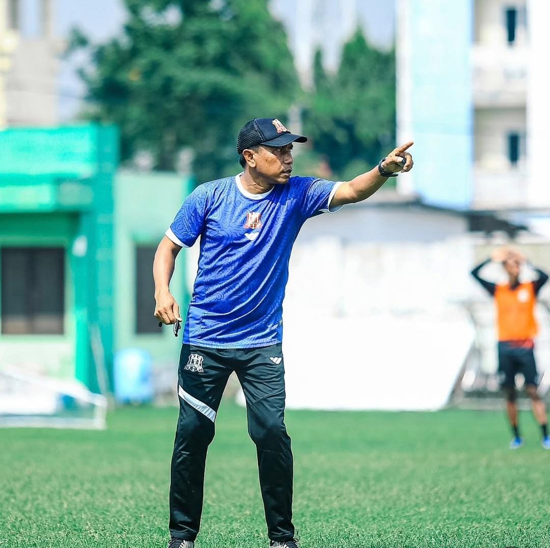 KESEMPATAN: Pelatih Deltras Sidoarjo, Widodo Cahyono Putro. (Foto Deltras Sidoarjo)