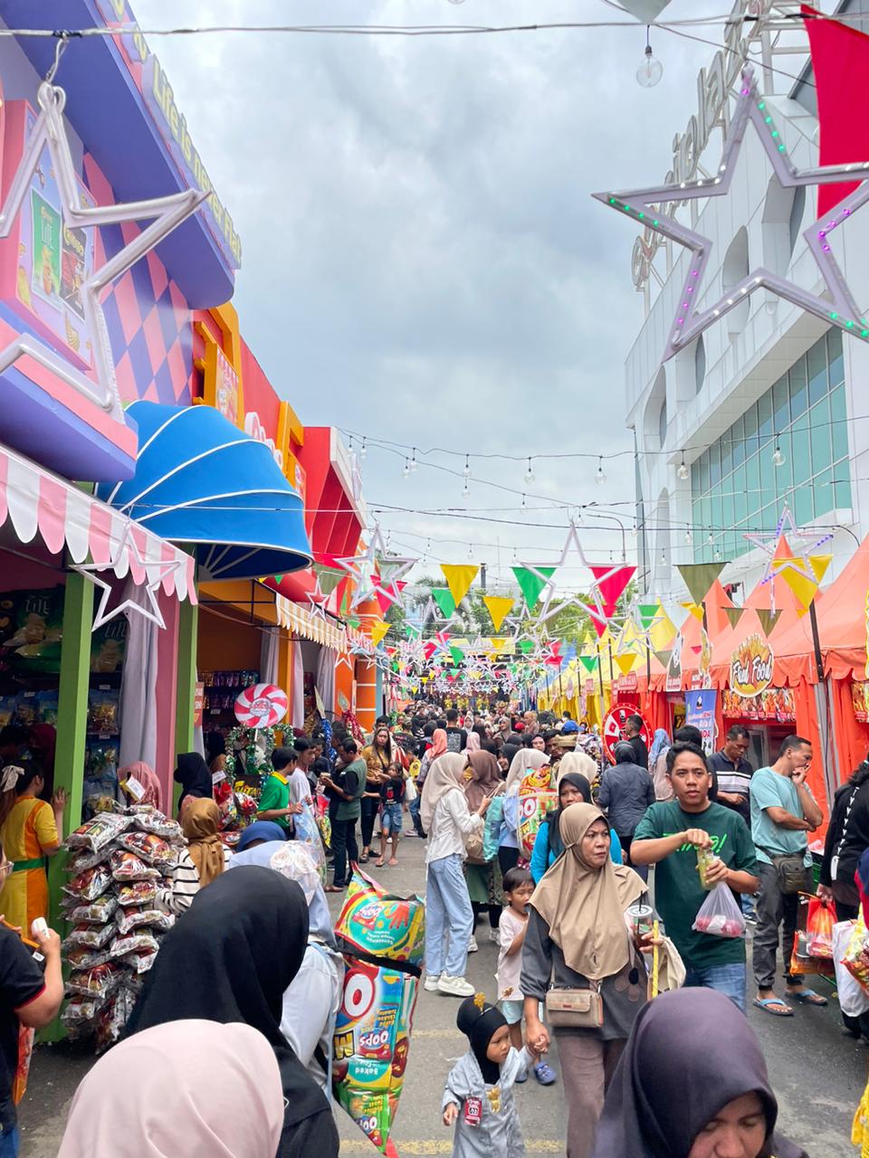 RAMAI: Ramayana Group resmi menggelar Sidoarjo Ramayana Fair yang berlangsung mulai 15 November 2025 hingga 4 Januari 2026.
