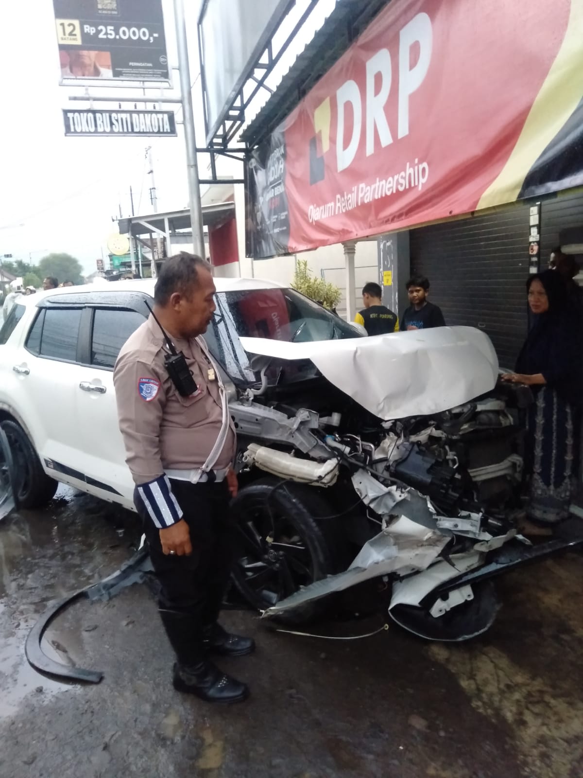 RINGSEK: Kondisi kendaraan usai terlibat kecelakaan di Juwet Kenongo, Porong.