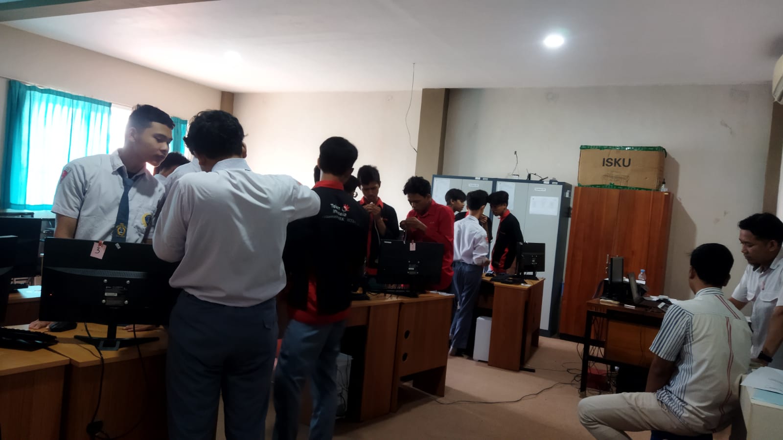 KOMPAK: SMK Muhammadiyah 1 Taman dan SMK Muhammadiyah 2 Taman (VOCATAMA) peringati Hari Pahlawan dan Milad Muhammadiyah ke 113 yang digelar mulai 10&ndash;17 November 2025.
