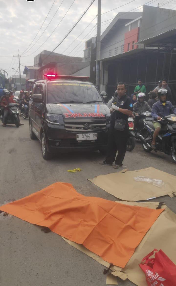 NAHAS: Kondisi korban kecelakaan di jalur tengkorak Balongbendo.