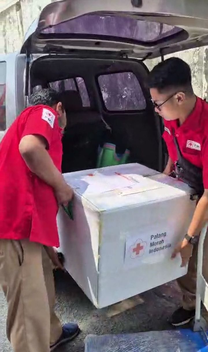KEMANUSIAAN: PMI Sidoarjo kirim kantong darah ke Sumatera.  &nbsp;