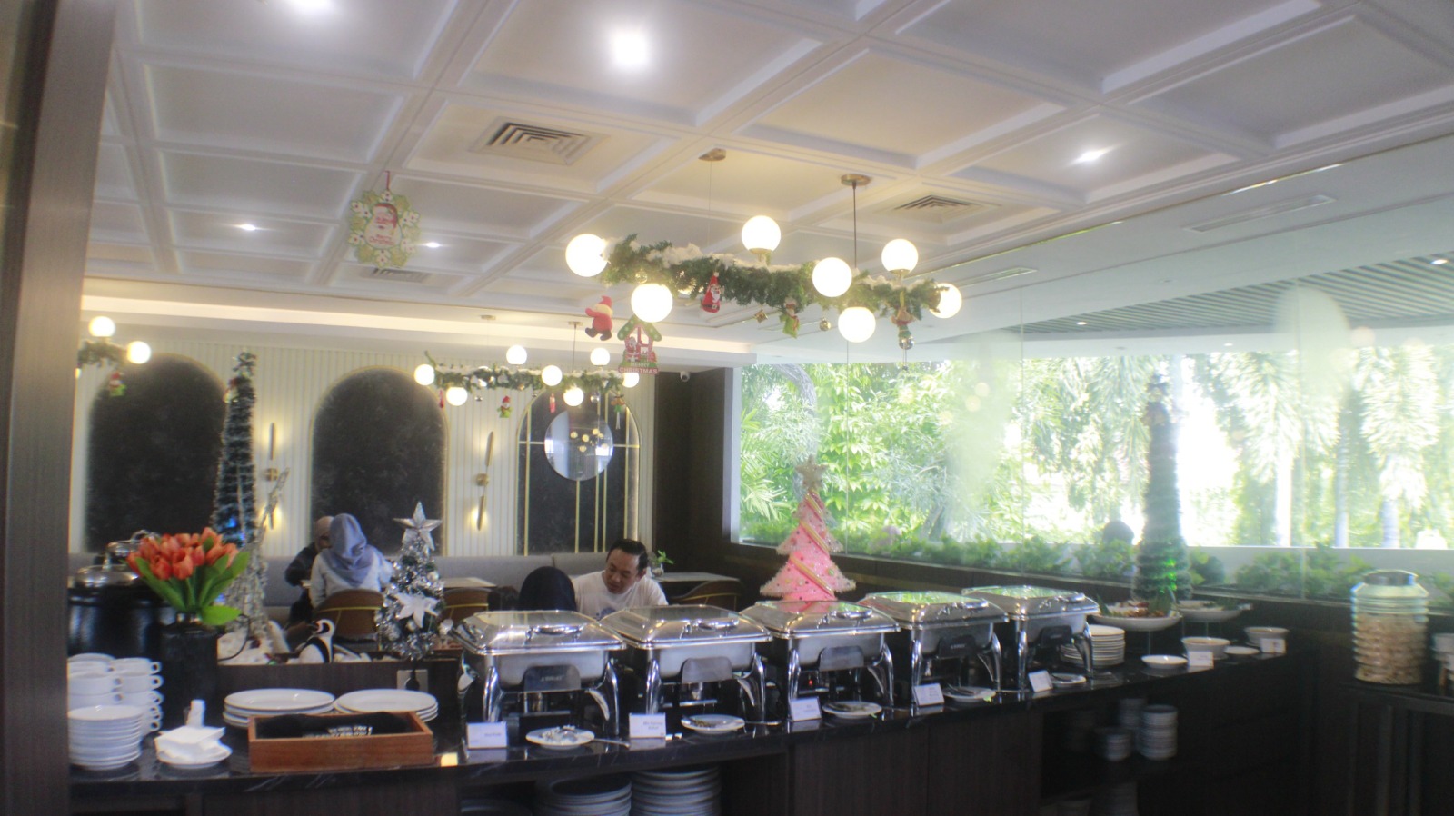 SAMBUT NATAL: Verona Restaurant The Sun Hotel Sidoarjo siap menyambut Natal dengan menu-menu spesial.