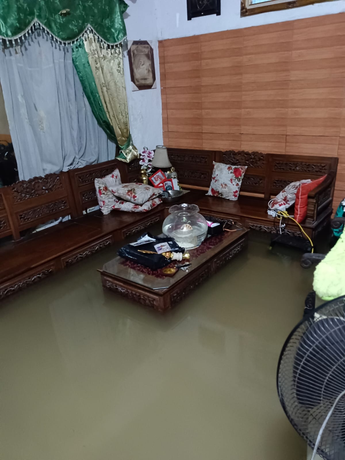 BUTUH PENANGANAN: Banjir menggenangi rumah warga di RT 11/RW 03, Desa Boro, Kecamatan Tanggulangin.