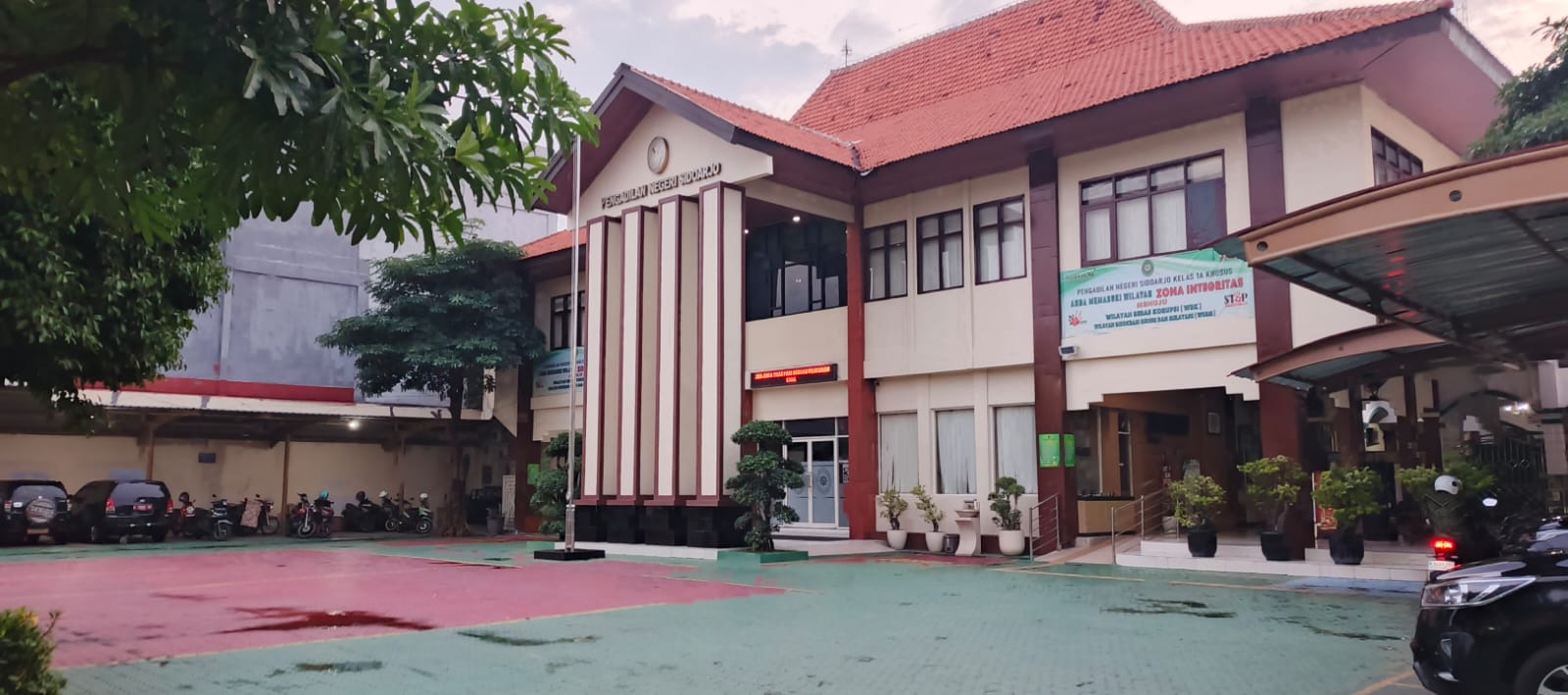 Kantor Pengadilan Negeri (PN) Sidoarjo. (SURYANTO/RADAR SIDOARJO)