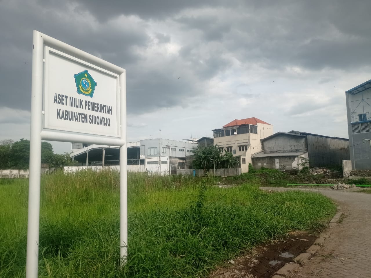 AMAN: Tanah Kas Desa (TKD) di Kelurahan Taman, Kecamatan Taman. (SURYANTO/RADAR SIDOARJO)