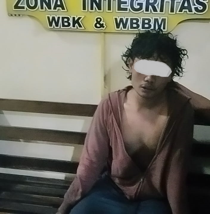 BONYOK: Terduga pelaku usai dimassa karena mencuri tabung elpiji.