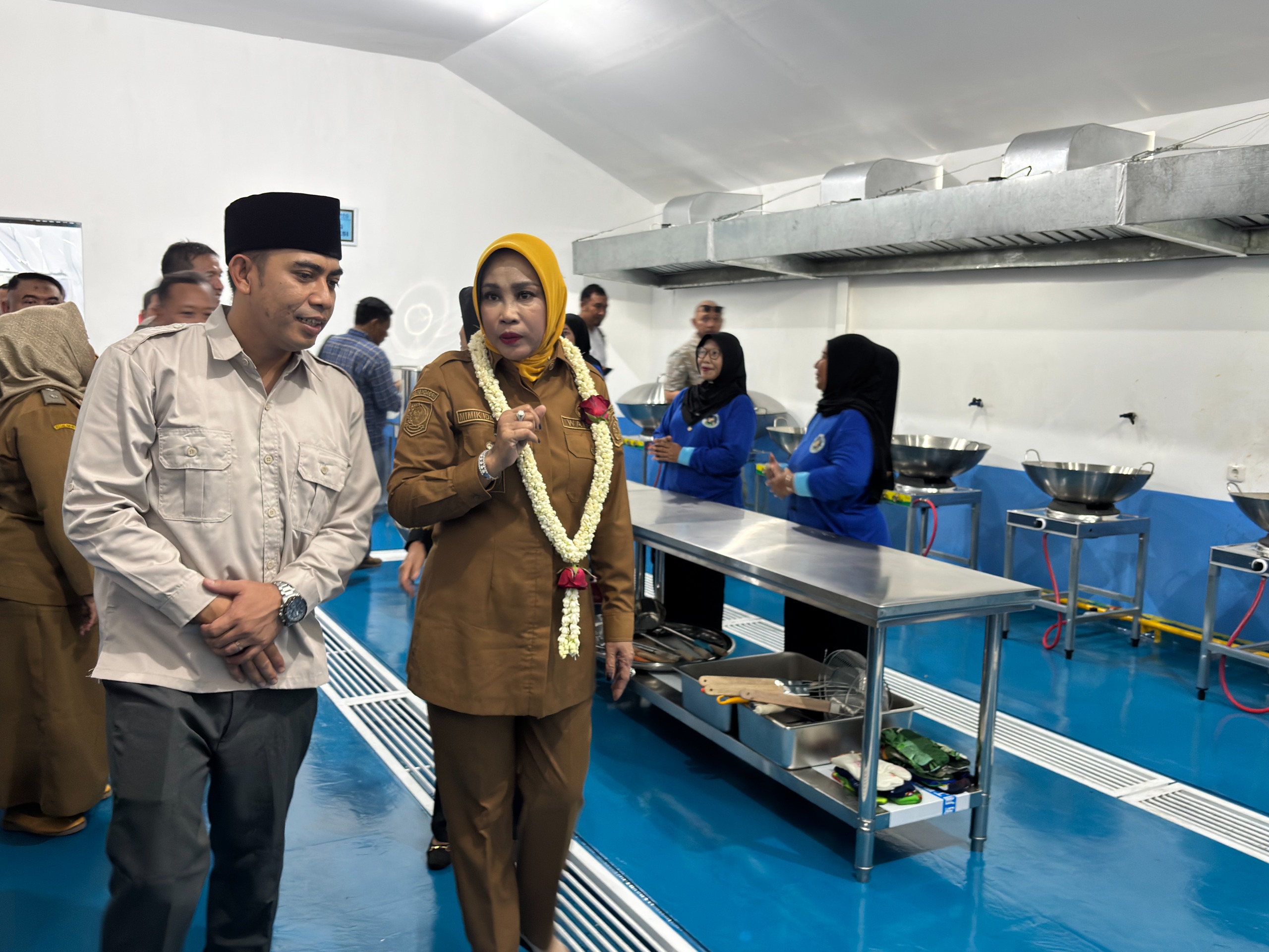 MBG: Wakil Bupati Sidoarjo Mimik Idayana meresmikan gedung dapur Satuan Pelayanan Pemenuhan Gizi (SPPG) Program Makan Bergizi Gratis (MBG) di Desa Temu, Kecamatan Prambon, Selasa (13/1/2026).