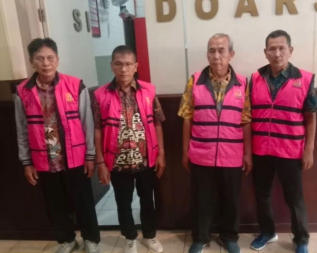 PIDANA: Empat kepala desa asal Kecamatan Tulangan yang ditahan Kejaksaan Negeri Sidoarjo.