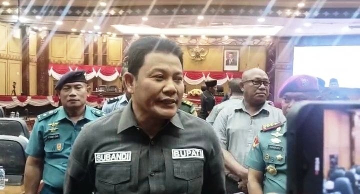 Bupati Sidoarjo Subandi. (DIKY SANSIRI/RADAR SIDOARJO)